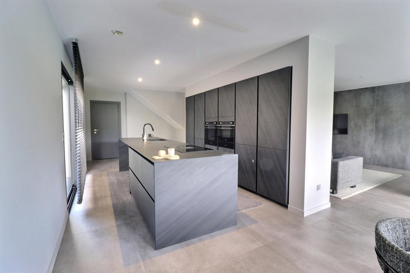 Maison - 208 m² - 5 pièces