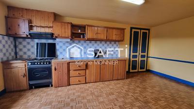 Maison - 250 m² - 9 pièces