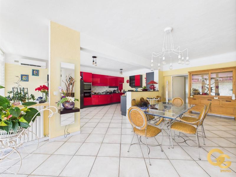 Maison - 170 m² - 5 pièces