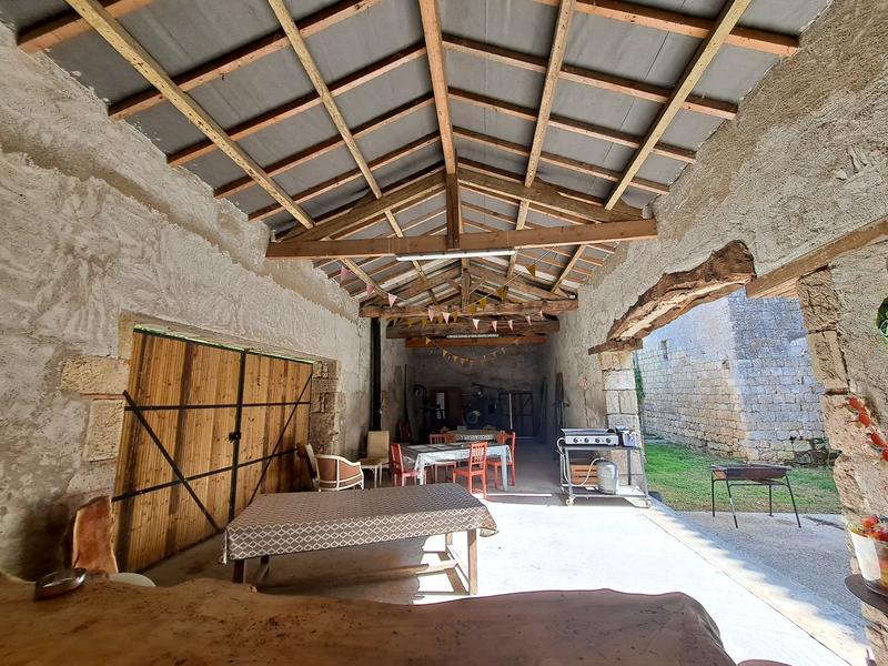 Maison - 220 m² - 8 pièces