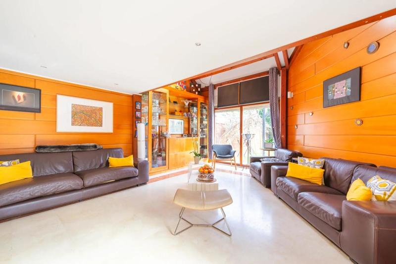 Maison de bois - 220 m² - 8 pièces