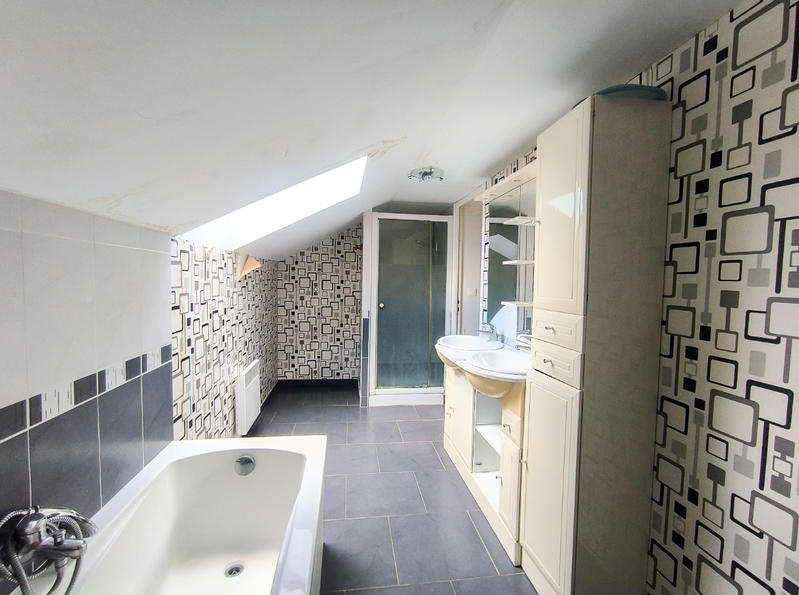 Maison - 171 m² - 9 pièces