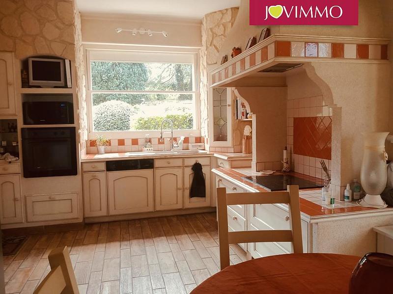 Maison - 285 m² - 9 pièces