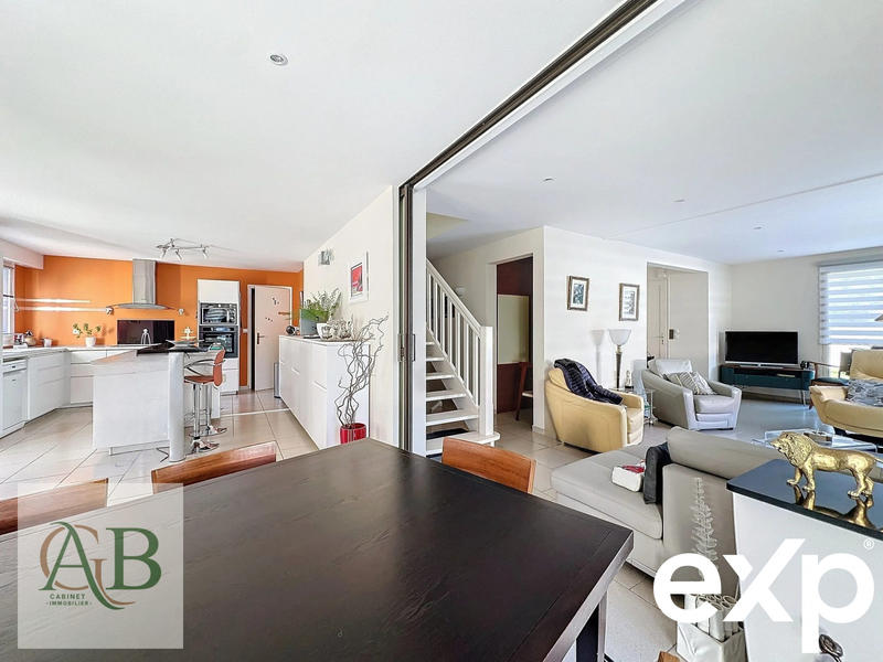 Maison - 159 m² - 5 pièces