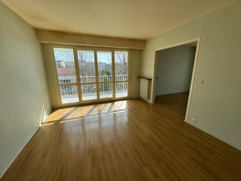 Appartement ancien - 73 m² - 4 pièces