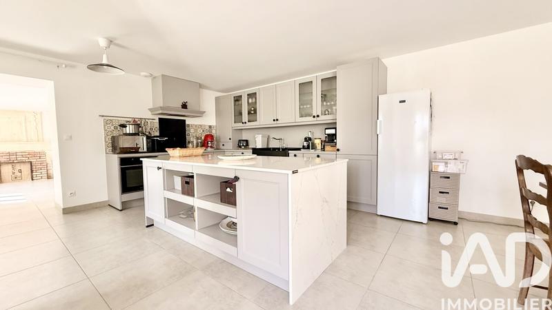 Maison - 212 m² - 8 pièces