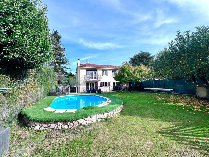 Maison - 140 m² - 5 pièces