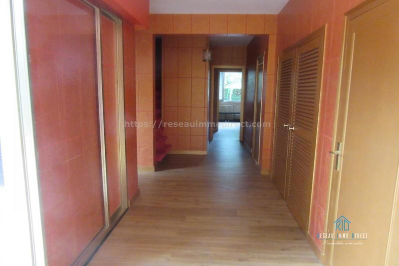 Propriété - 276 m² - 6 pièces