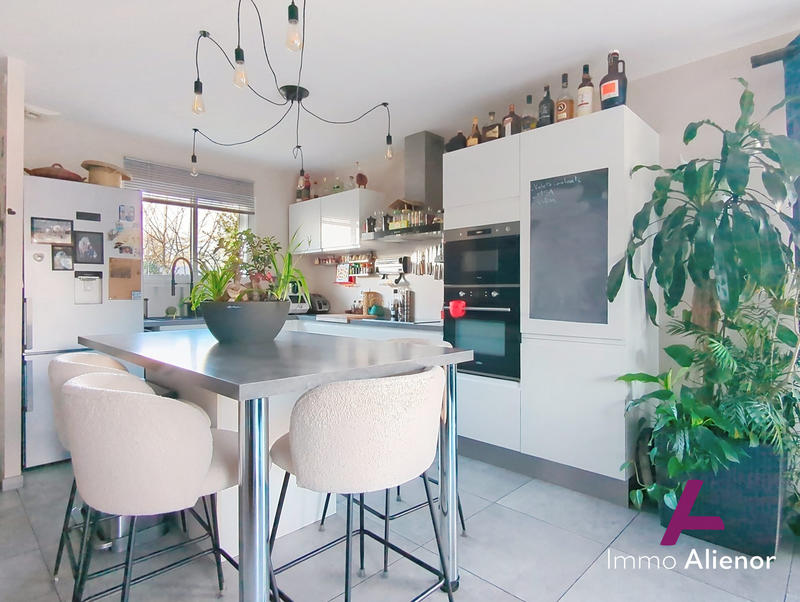 Maison - 91 m² - 4 pièces