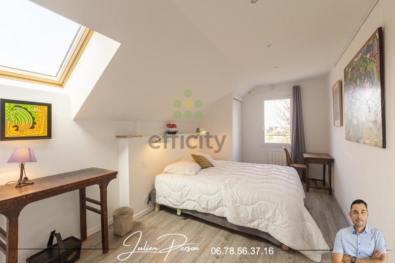 Maison - 249 m² - 11 pièces