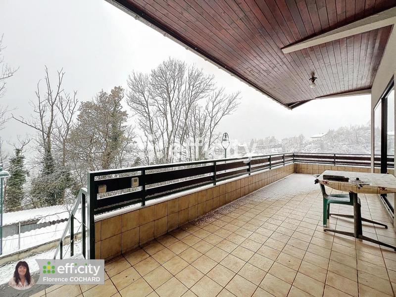 Maison - 220 m² - 7 pièces