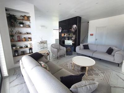 Maison contemporaine - 168 m² - 5 pièces