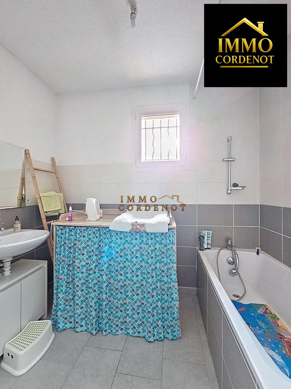 Villa - 90 m² - 4 pièces