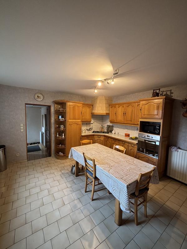 Maison - 166 m² - 7 pièces