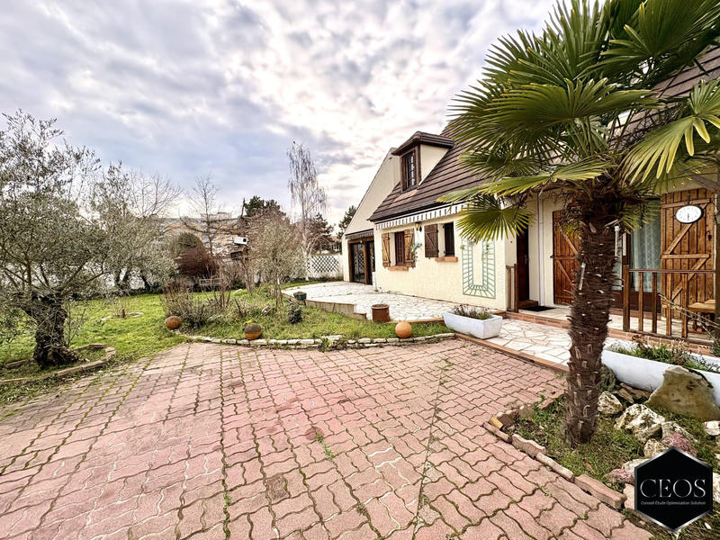 Maison - 210 m² - 8 pièces