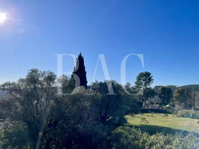 Villa - 250 m² - 8 pièces