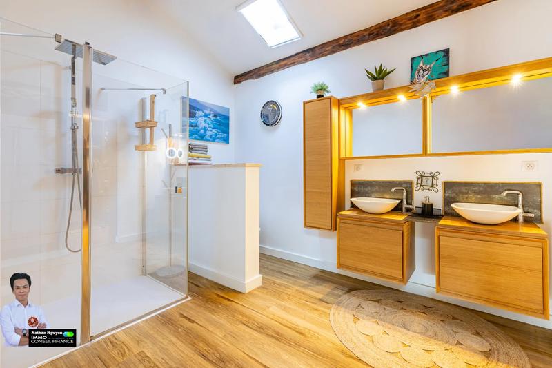 Mas - 303 m² - 9 pièces