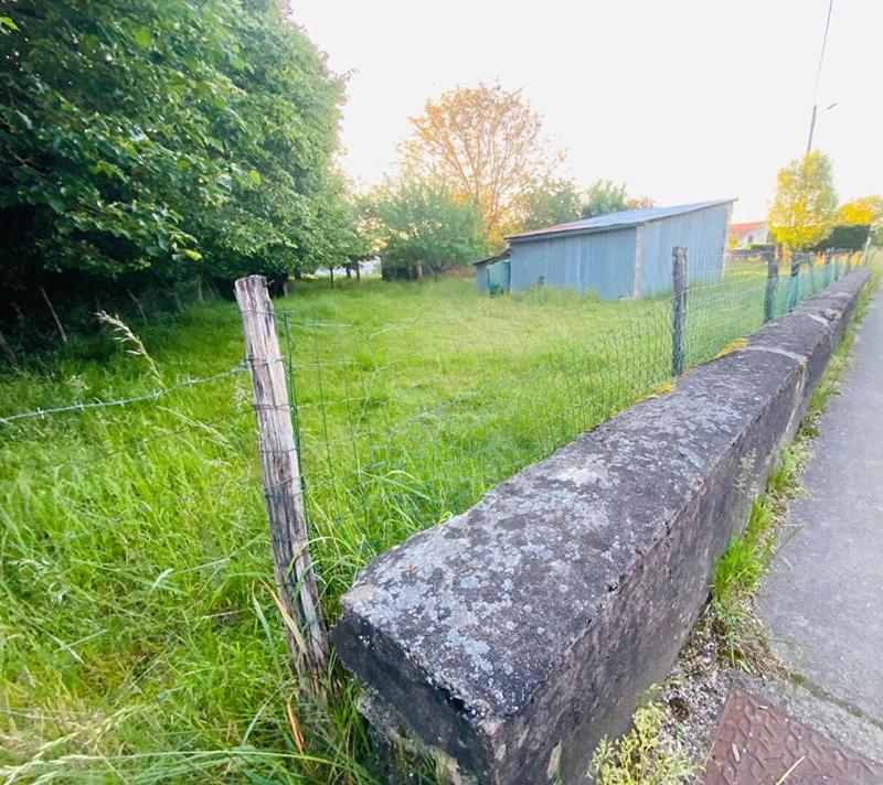 Terrain constructible - 1 500 m²