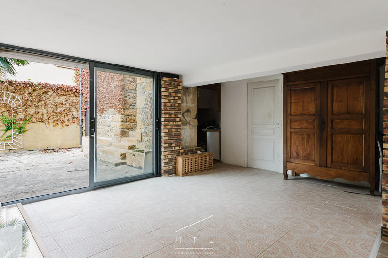 Maison - 261 m² - 6 pièces