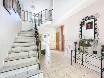 Maison - 200 m² - 7 pièces