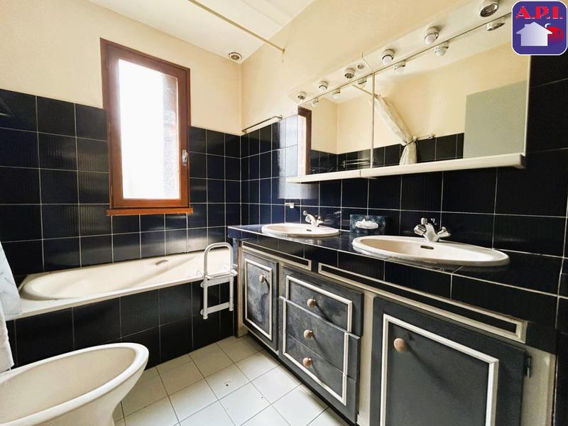 Maison - 100 m² - 6 pièces