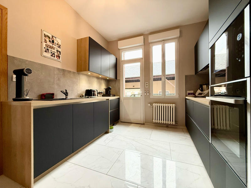 Maison - 227 m² - 7 pièces