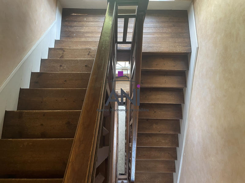 Maison - 311 m² - 8 pièces