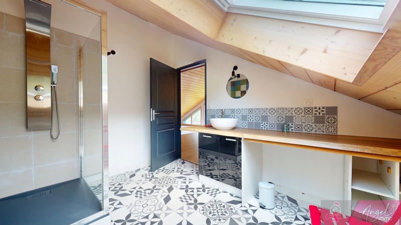 Maison - 382 m² - 14 pièces