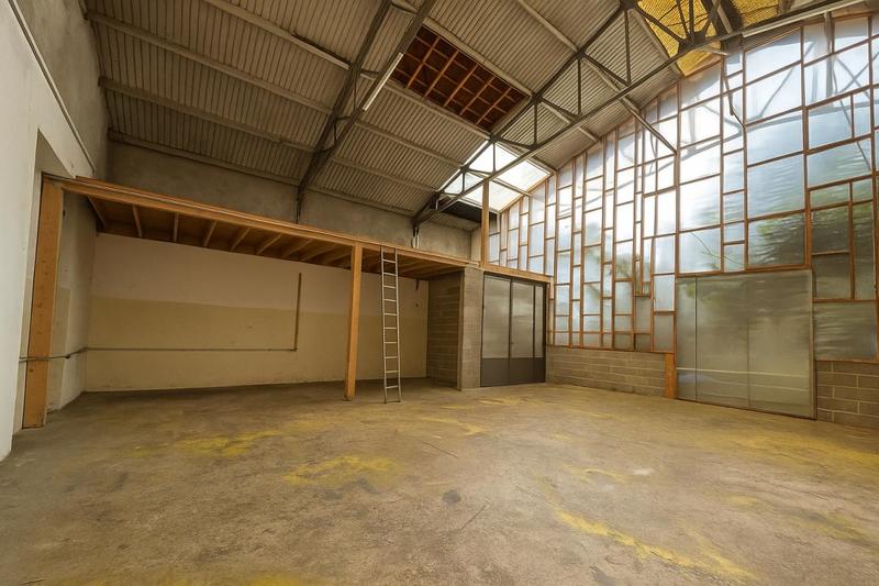 Local commercial - 352 m² - 6 pièces