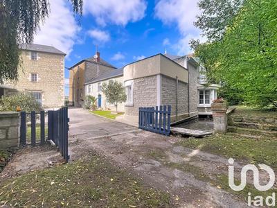 Maison - 273 m² - 10 pièces