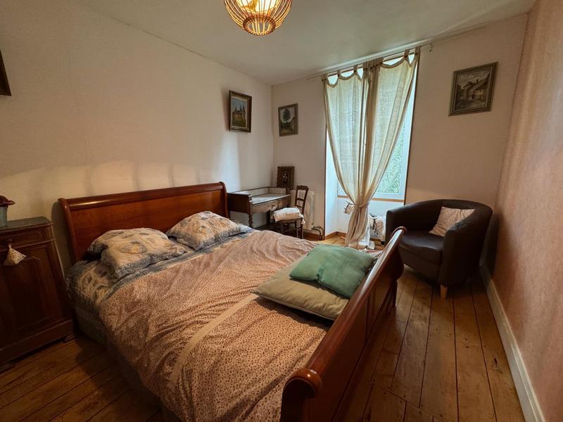 Maison - 245 m² - 8 pièces