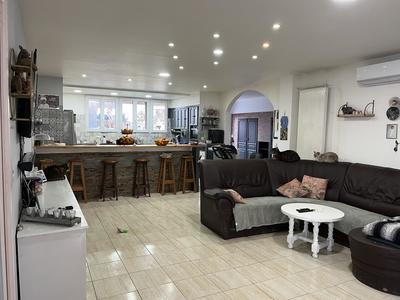 Villa - 223 m² - 8 pièces