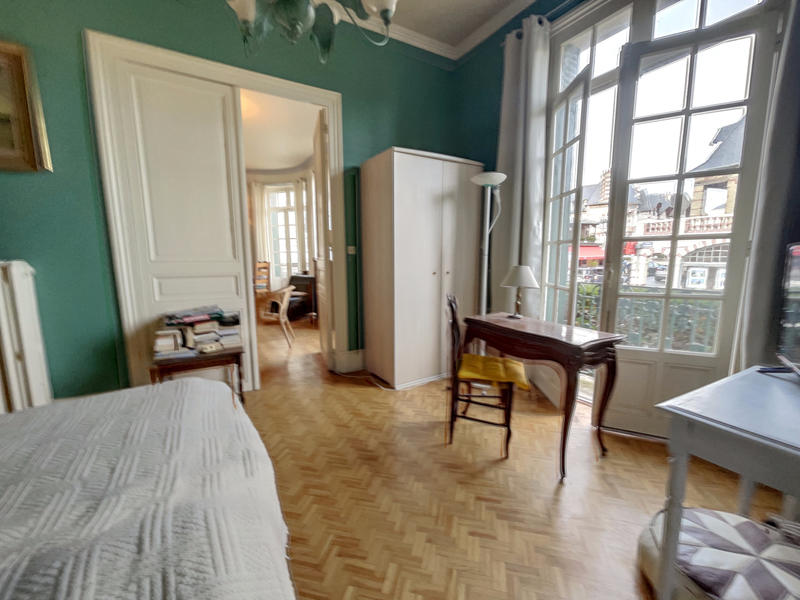 Appartement - 93 m² - 5 pièces