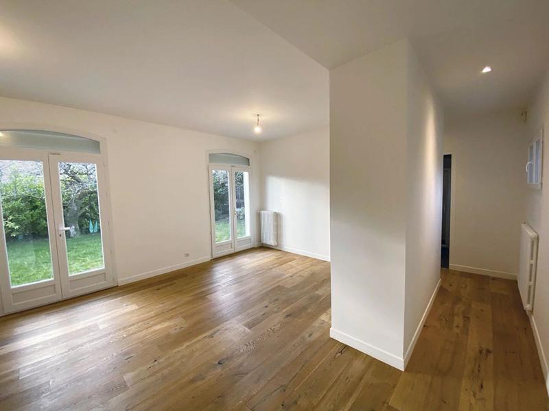 Maison - 305 m² - 6 pièces