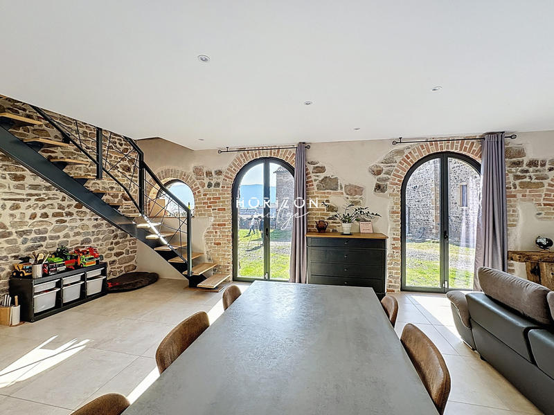 Maison ancienne - 433 m² - 10 pièces