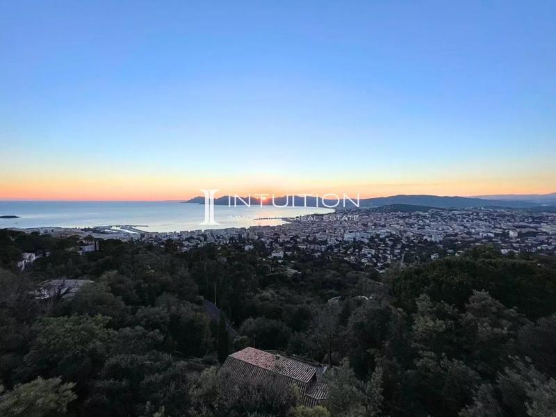 Villa - 320 m² - 6 pièces