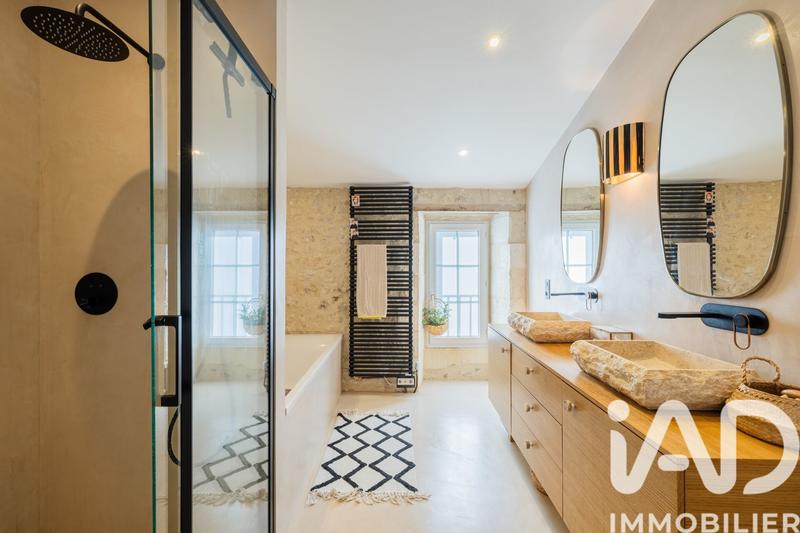 Maison - 300 m² - 10 pièces