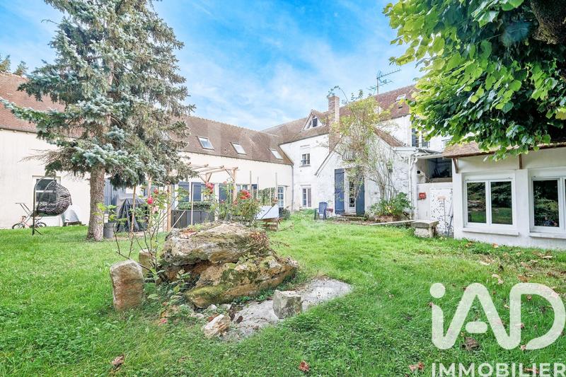 Maison - 1 160 m² - 59 pièces