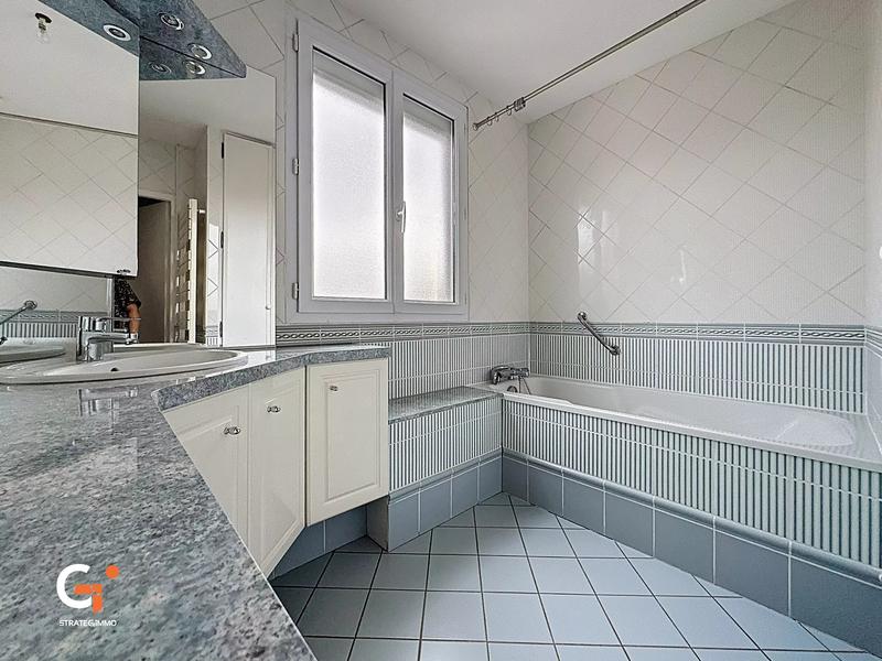 Appartement - 136 m² - 6 pièces