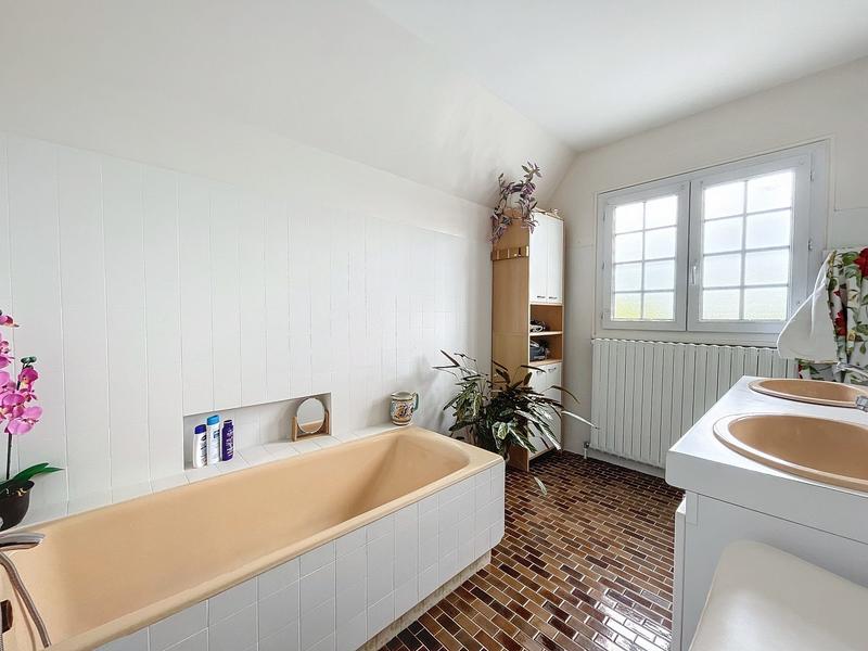 Maison traditionnelle - 200 m² - 7 pièces