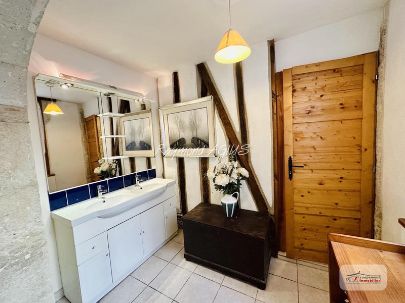 Maison de village - 214 m² - 9 pièces