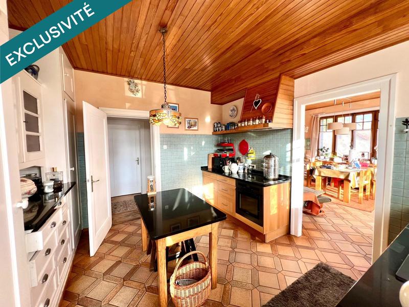 Maison - 238 m² - 9 pièces