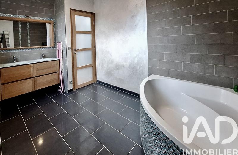 Maison - 110 m² - 4 pièces