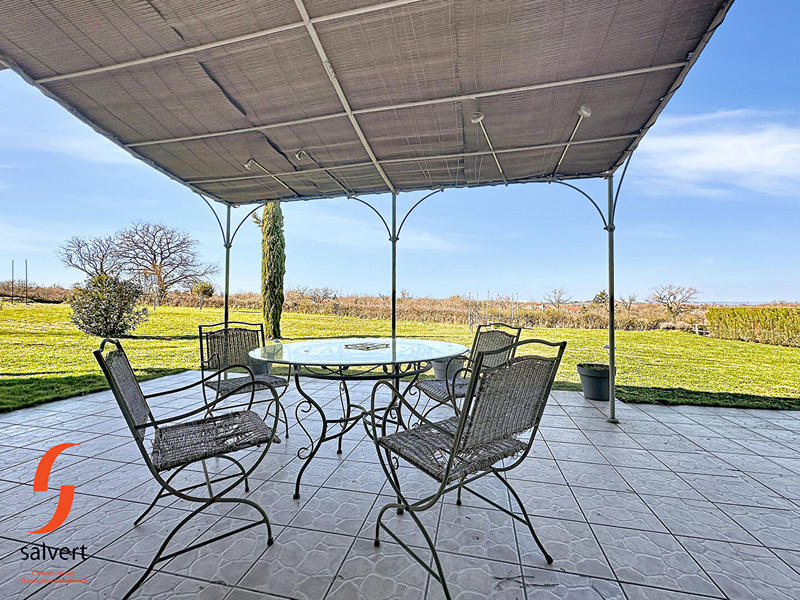 Maison - 201 m² - 6 pièces