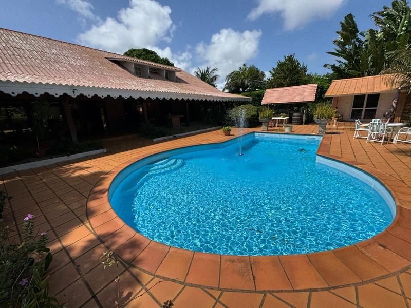 Maison - 233 m² - 6 pièces