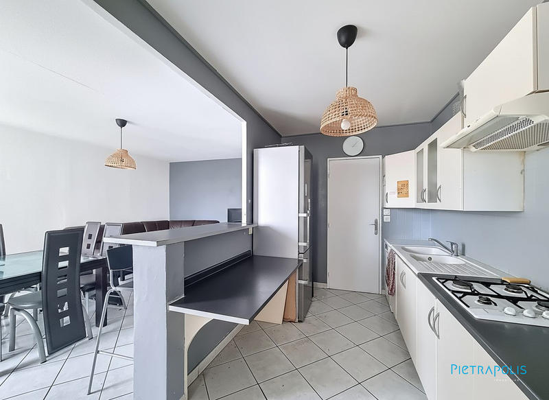 Appartement - 79 m² - 4 pièces