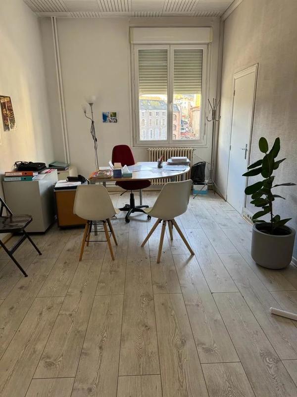 Immeuble - 2 300 m²