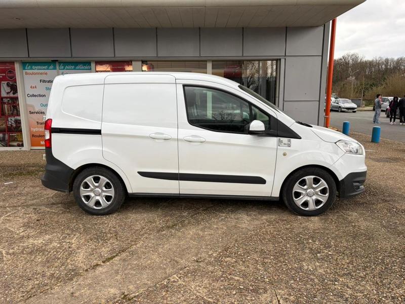 Ford transit courier Van 1.5 TDCi 75ch – Utilitaire Compact 2015 118 000km - Garantie 6 Mois