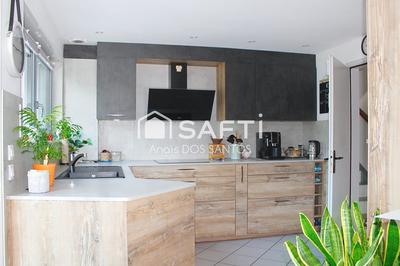 Maison - 207 m² - 7 pièces