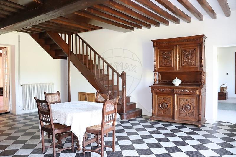 Maison - 237 m² - 8 pièces